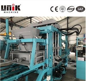 Automatisk maskinutstyr for hulblokkfremstilling