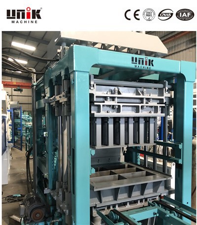 Maskinutstyr for blokkfremstilling