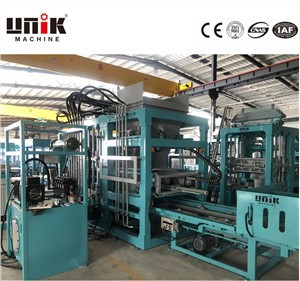 Maskin for hule sementblokker